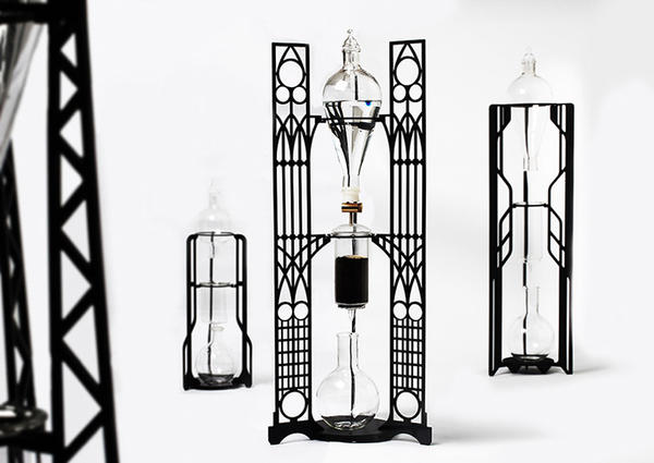 “Gothicism”系列以设计各地的著名建筑为创作灵感