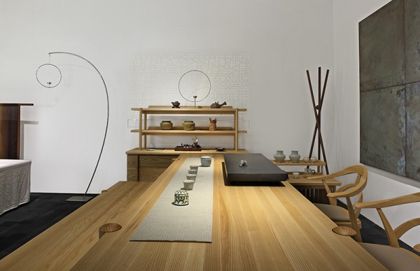 半木的“水平线桌凳”系列作品
